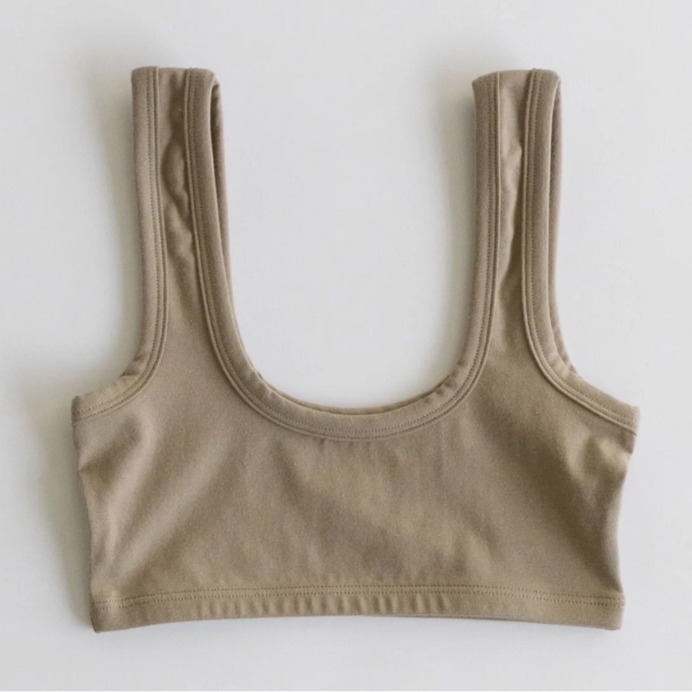 ARQ WIDE STRAP BRA IN TAUPE
